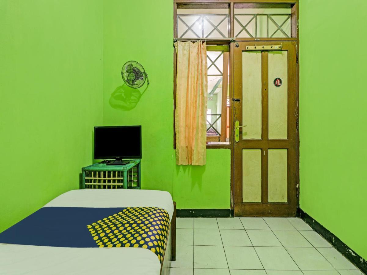Spot On 90632 Hotel Pelangi Indah Paskal Bandung Exterior photo